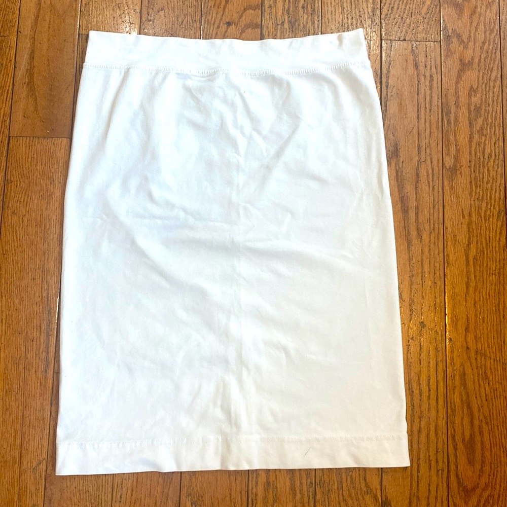 White cotton stretch pencil skirt.